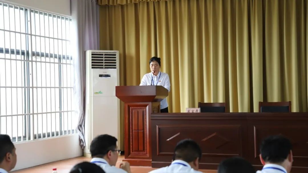 黄州区人民法院刑事审判法官艾意发言.jpg